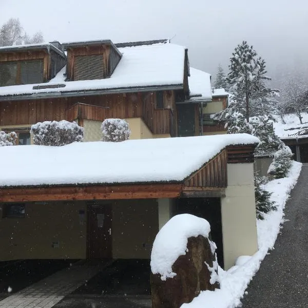 Ferienappartment in St Oswald - Bad Kleinkirchheim Nähe der Skipiste, hotell i Obertschern