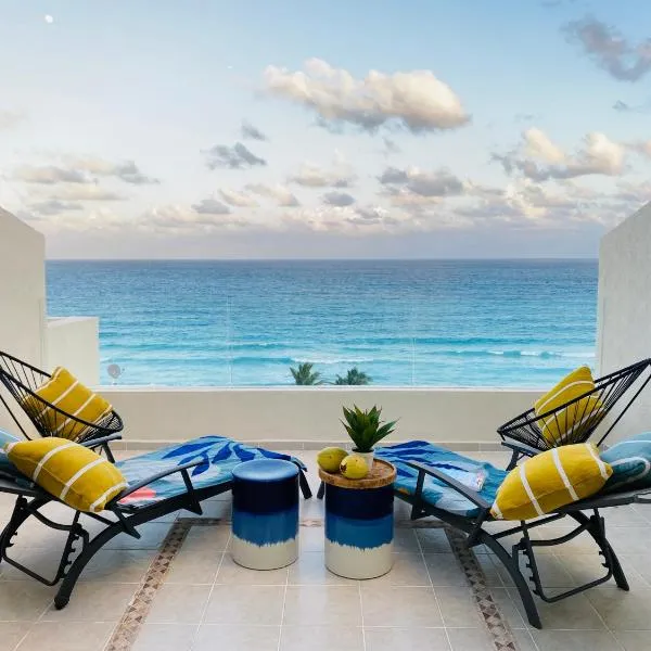 Ocean View Three Bedroom, Three Story Penthouse by the Beach, hotel v destinaci Cancún