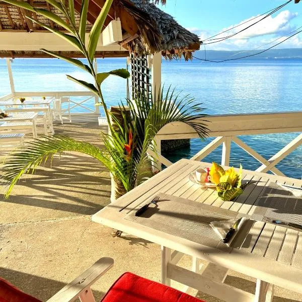 Coco Beach Resort, hótel í Port Vila