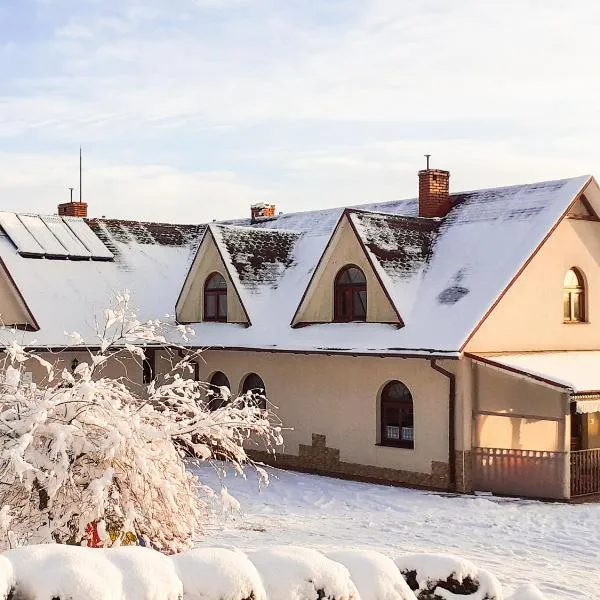 Agroturystyka Pod Złotą Wiechą，Uście Gorlickie的飯店