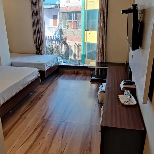 Hotel Shreeji Residency, hotelli kohteessa Matkuli