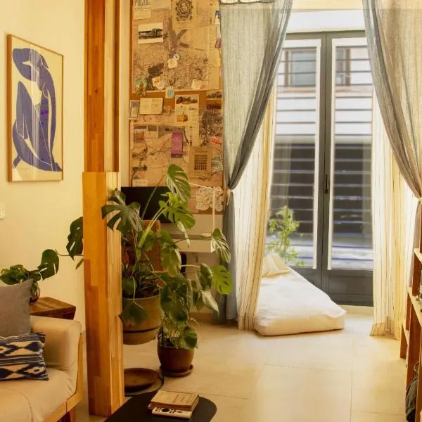 4 Bears Studios, hotel in Madrid