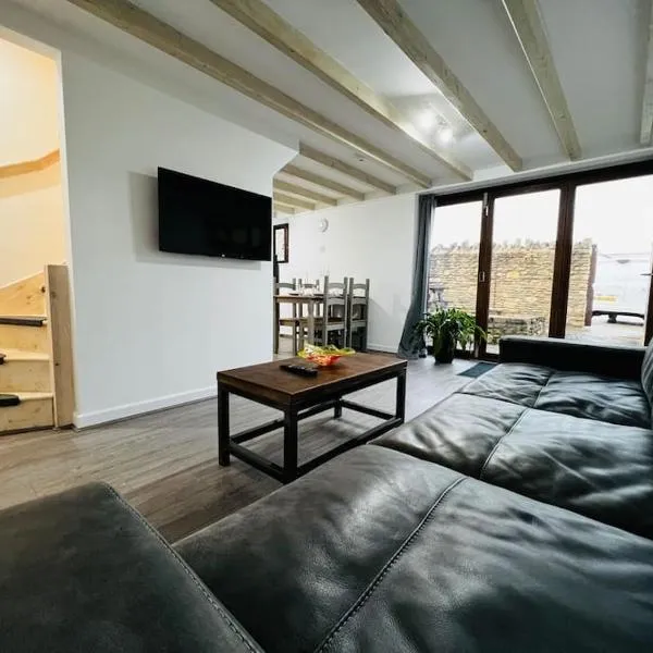 Barn Cottage, with pre booked use of Indoor Swimming Pool, hotel in Frome