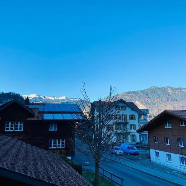 Family Home - 30, hotel v destinaci Wilderswil