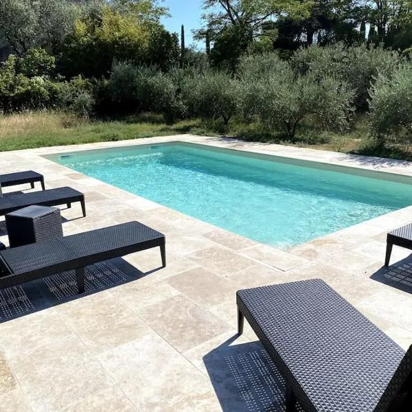 La maison aux oliviers、Robion en Luberonのホテル