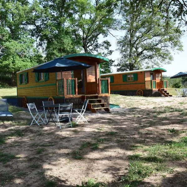 Les Roulottes des Ris, hotel in Urçay