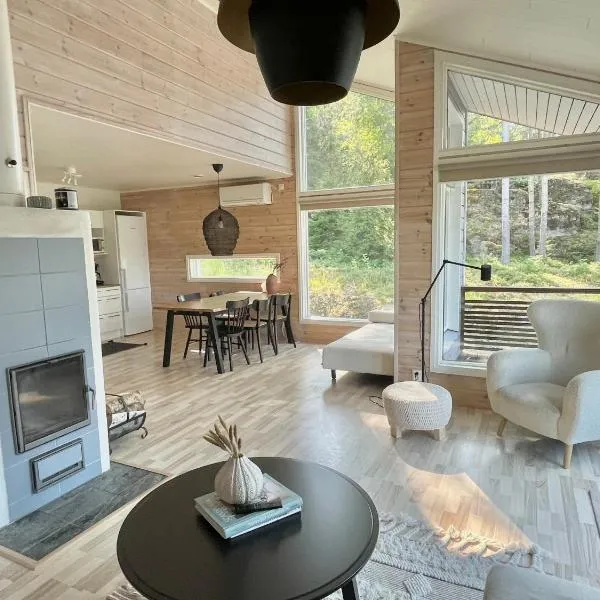 Villa Laidike with sauna/fireplace, 80 km Helsinki, hotel em Suomusjärvi