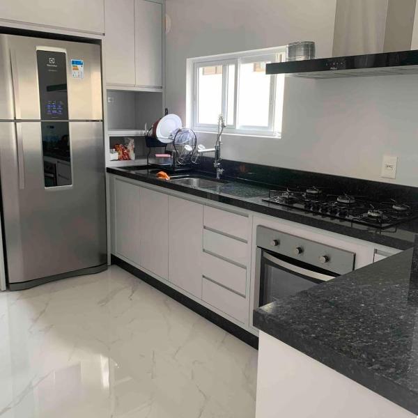 Apartamento 3 suítes a 100m do mar