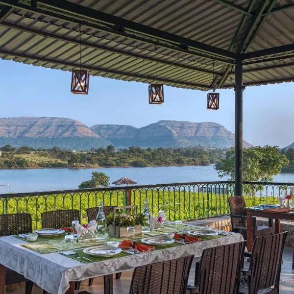SaffronStays Lake House Bouganvillea, Nashik - rustic pool villa with great lake views and patio dining, hotel v destinaci Nášik