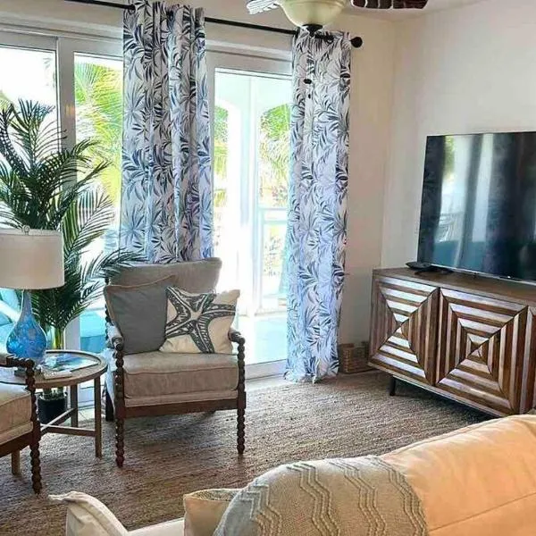 Maho Beach House - Luxe 1-Bedroom - Ocean View, hotel in Maho Reef