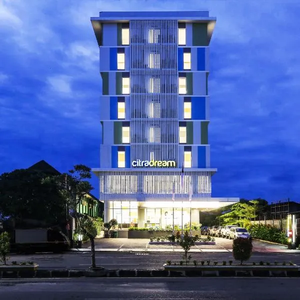 Hotel Citradream Cirebon، فندق في تْشيريبون