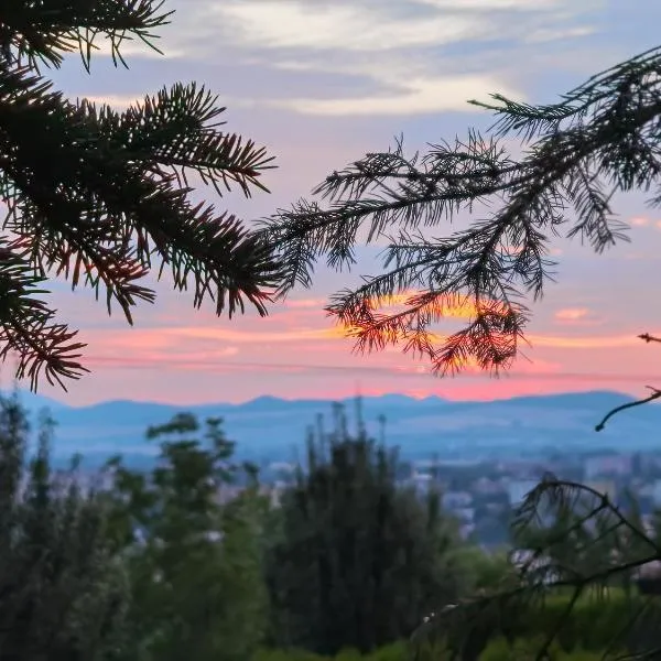 Sunset House Piešťany Červená Veža, מלון בBanka