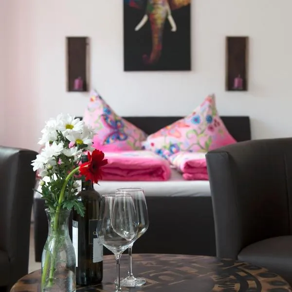Café & mehr, hotel v destinaci Halle