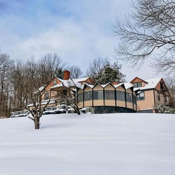 Apple Tree Inn, hotel u gradu Lenoks