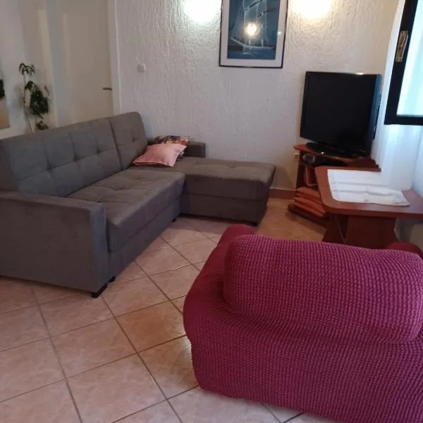 Guesthouse Murter 125、ムルテルのホテル