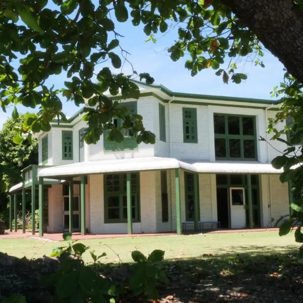 Oceania House Hotel, hotel v destinaci Bantam Village