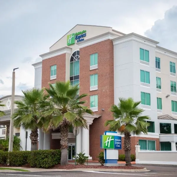 Holiday Inn Express Hotel & Suites Chaffee - Jacksonville West, an IHG Hotel、Hart Havenのホテル