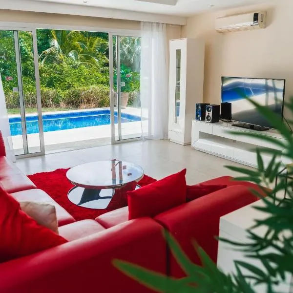 Luxury Private Villas with Pool, Private Beach, BBQ, hotel v destinaci Punta Cana
