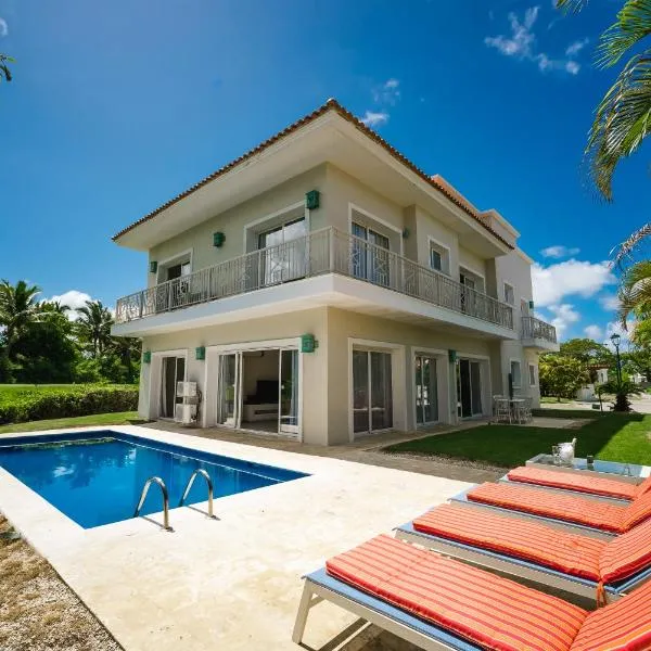 Luxury Private Villas with Pool, Private Beach, BBQ, Hotel in Punta Cana