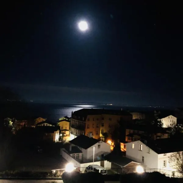 Villa Bella Vista - Meerblick 6, hotel in Sassnitz