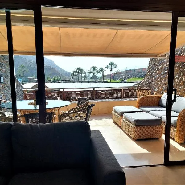 Villa Happiness - Luxury chalet with sea view, hotel v destinácii Las Palmas de Gran Canaria