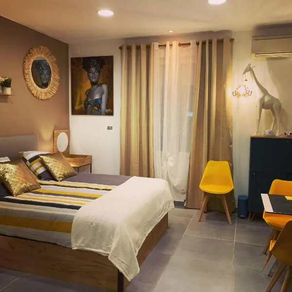 LA DI MARIA, hotel v Narbonne