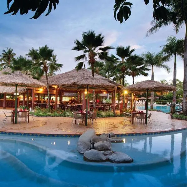 Outrigger Fiji Beach Resort, hotel en Voua