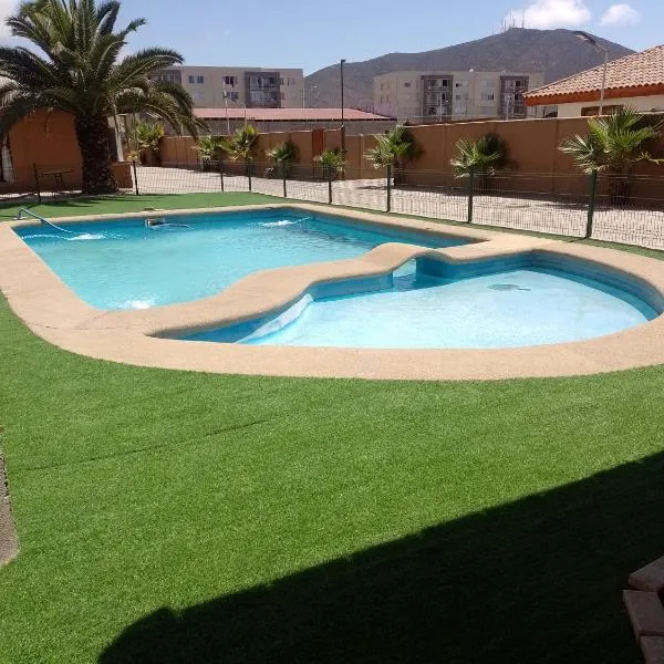 Cabañas con piscina donde Thomas, hotel v destinaci La Serena