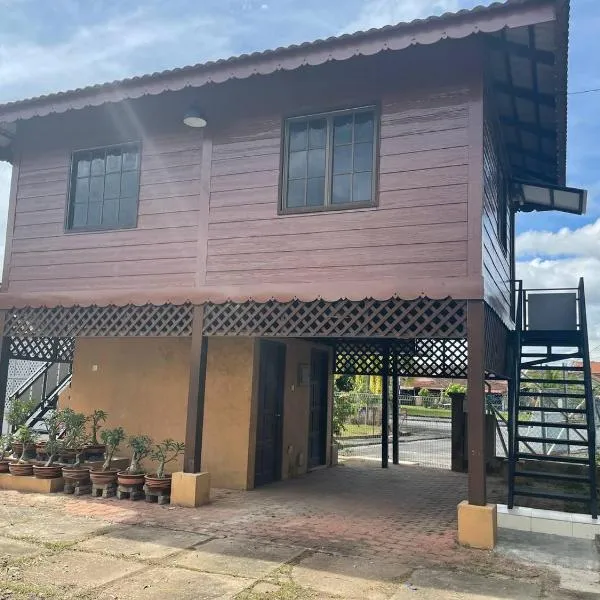 Alor Lanchang Roomstay, hotel v destinaci Arau