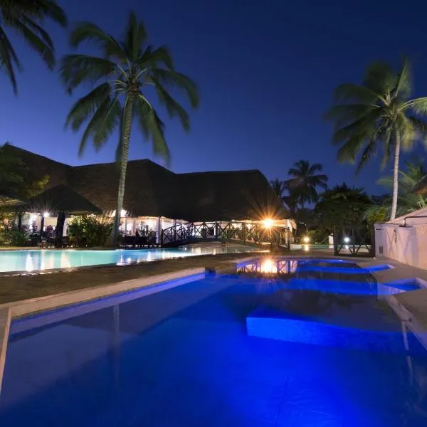Uroa Bay Beach Resort, hotel in Uroa
