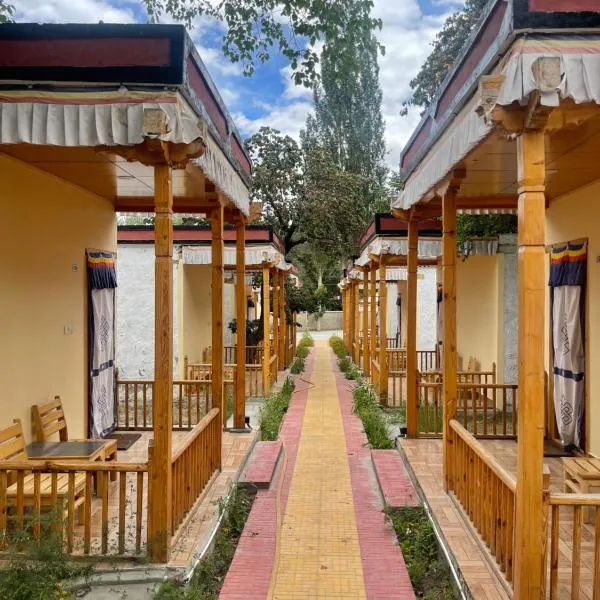 Chamba resort, hotel in Leh