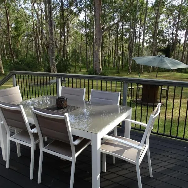 Bronte Lodge, Wine Country Stay Hunter Valley with Games Room, Close to Town, hotel v destinaci Greta Main