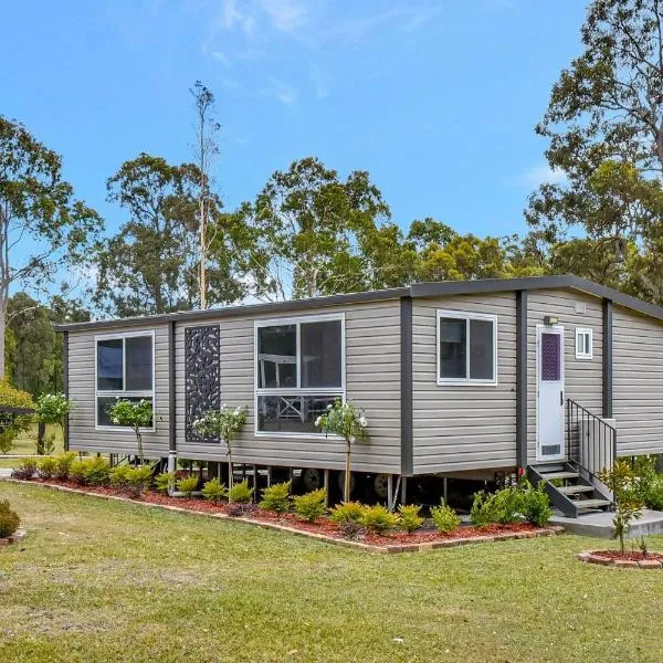 Wallaby Gully Farm Cottage Peace Quiet Serenity, hotel in Ellalong
