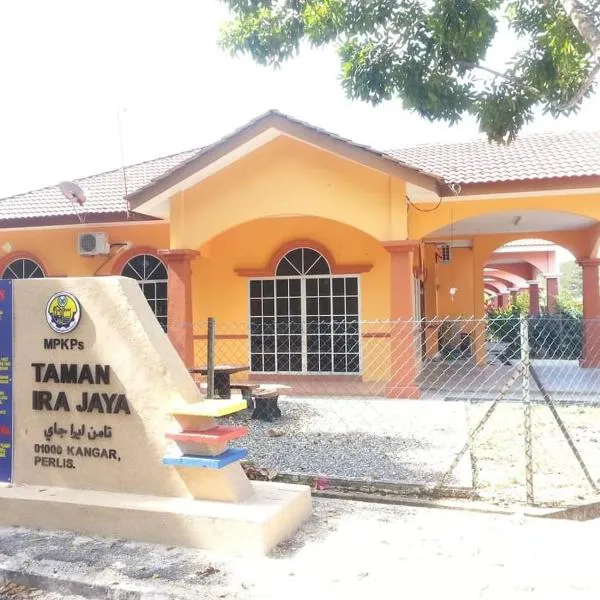 Homestay Ira Jaya - 4 Unit Rumah, hotel v mestu Alor Tampang