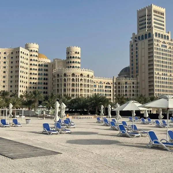 Private Suites Al Hamra Palace at golf & sea resort, hotel v destinaci Ras al Khaimah