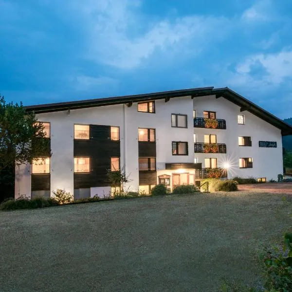 Landhotel Lortz, hotel v destinaci Reichelsheim