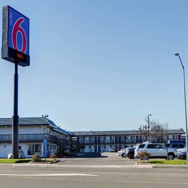 Motel 6-Eureka, CA Redwood Coast, hotel v destinaci Eureka