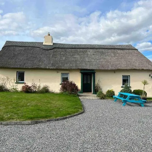 The Old Thatch, Lemybrien, hotel en Fews