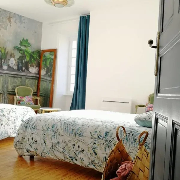 le gîte du fou logement 8 pers 13mn puy du fou, hotel v destinácii Saint-Amand-sur-Sèvre