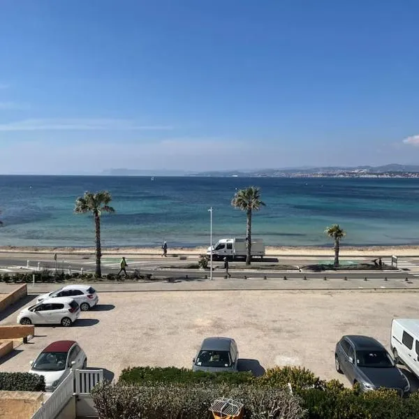 "Le 63 aux Charmettes" Au Brusc Vue Mer Parking Wifi etc inclus, hôtel à Six-Fours-les-Plages
