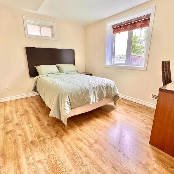 Cozy Detached Home in Richmond Hill, hotell i Richmond Hill