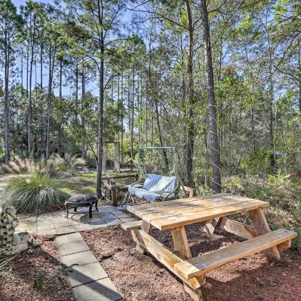 Keaton Beach Escape with Hot Tub Less Than 2 Mi to Shore, hotel in Perry