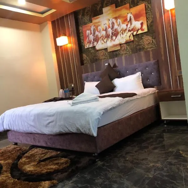 Hotel Hot Pot, Dhangadhi, hotel a Bāndādāndi