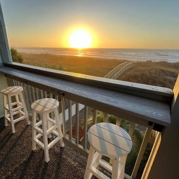 Direct Ocean Front 3BR/2BA Dog Friendly **OCEANFRONT**, khách sạn ở Myrtle Beach