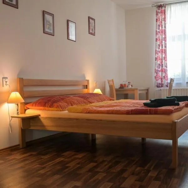 Penzion a wellness U Třeboňské madony, ξενοδοχείο στο Τρέμπον