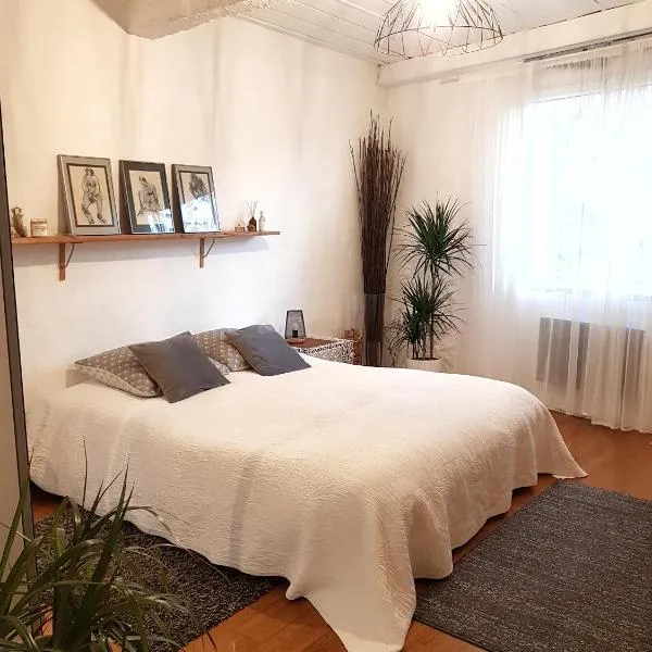 Chambre d hotes "Lilimyna" avec petit déjeuner – hotel w mieście Barjols