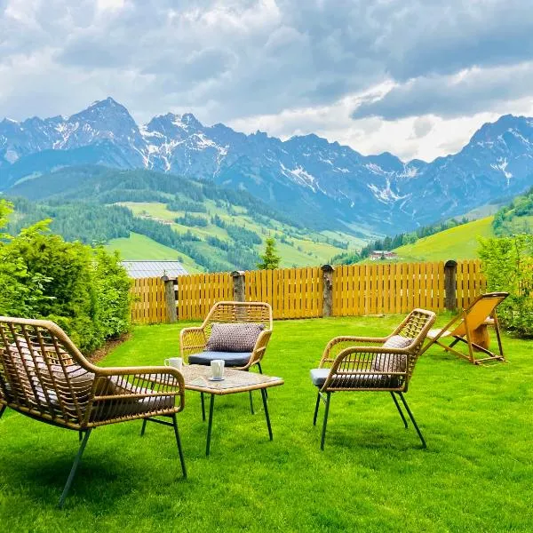 Ski-in & Ski-out out Chalet Maria with amazing mountain view, hotel v destinaci Maria Alm am Steinernen Meer