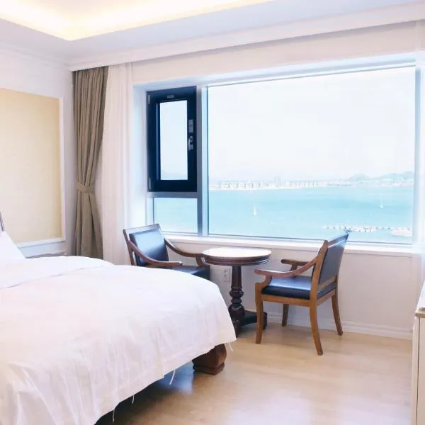 Fontana Beach Hotel, hotel in Mokpo