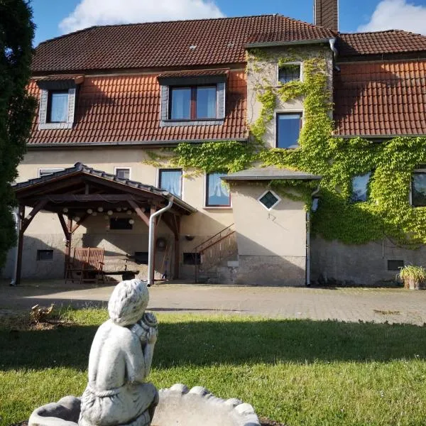 Pension Kirschgarten, hotel v destinaci Nebra