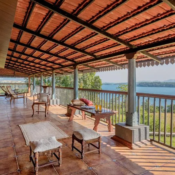 SaffronStays Anantham, Kamshet - pet-friendly lakefront villa with a huge verandah, hotel Nethersole Dam városában